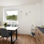 Captains Quarters 5 - Strandnah- Maritimer Charme By Interhome Даме