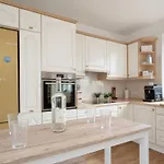 Captains Quarters 5 - Strandnah- Maritimer Charme By Interhome Апартаменты *