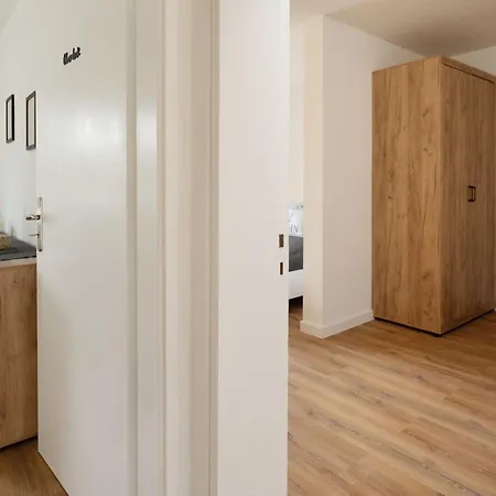 Captains Quarters 5 - Strandnah- Maritimer Charme By Interhome